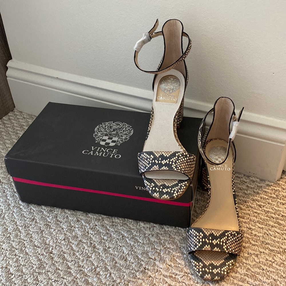 NEW Vince Camuto Winderly Ankle Strap Heels 7.5